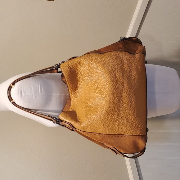 Coach Edie 42 mixed leathers squash color - Picture 2 of 15